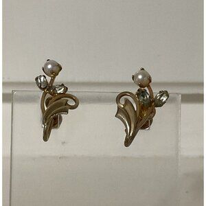 Vintage 14 KG F Screw Back Earrings With Pearls & Crystals Gold Tone Floral Desi